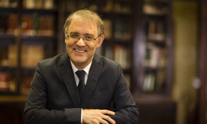 Poeta Marco Lucchesi presidirá Biblioteca Nacional