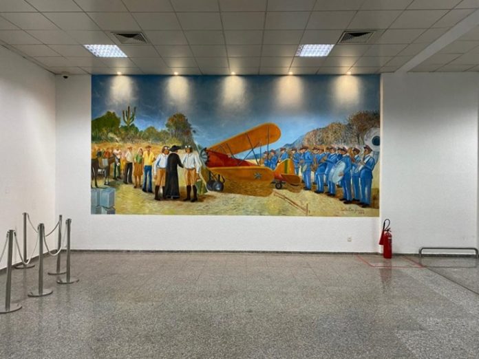 Obras de Celestino Gomes recebem iluminação especial no Aeroporto de Petrolina