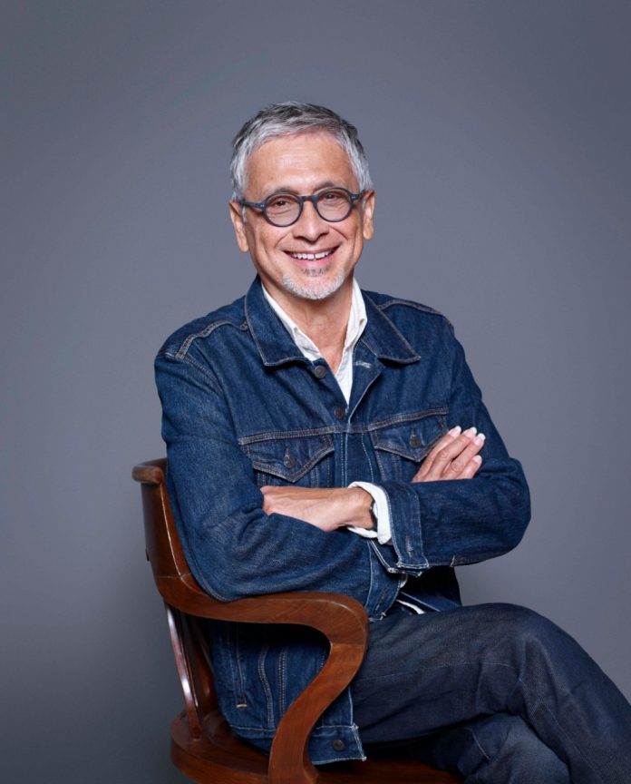 Suave é o canto de Zé Renato O cantor e compositor Zé Renato. Foto: Miro. Divulgação