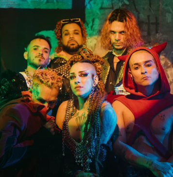 Ainda sobre 2022… As cores fortes de Luísa e Os Alquimistas