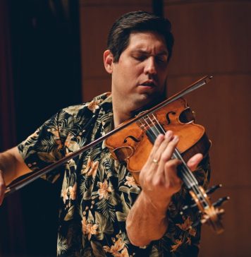 “Sempre haverá sol após uma tempestade” O violista Amaro Dubois. Retratos: Harris Beauchamp. Divulgação