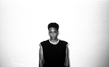 A retomada de Mahmundi A cantora e compositora Mahmundi durante a gravação do videoclipe de "Sem Necessidade". Fotos: Guiliherme Junqueira/ Divulgação