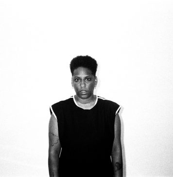 A retomada de Mahmundi A cantora e compositora Mahmundi durante a gravação do videoclipe de "Sem Necessidade". Fotos: Guiliherme Junqueira/ Divulgação