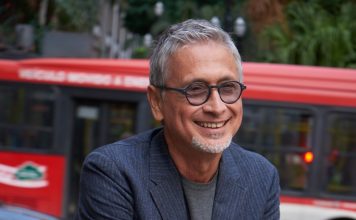 “Quando A Noite Vem” reafirma a grandeza de Zé Renato como intérprete O cantor Zé Renato. Foto: Miro/ Divulgação