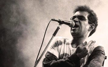 Quase 30 anos depois, primeiro disco solo de Renato Russo é relançado em vinil duplo colorido O cantor e compositor Renato Russo. Reprodução