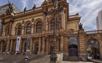 Quem manda no Theatro Municipal de São Paulo? A fachada do Theatro Municipal de São Paulo, inaugurado em 1911 - foto Ricardo Klein