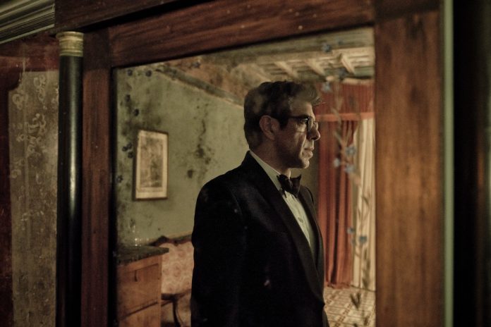 O peso das escolhas Pierfrancesco Favino é Marco Carrera, "O Colibri". Foto: Enrico De Luigi. Divulgação