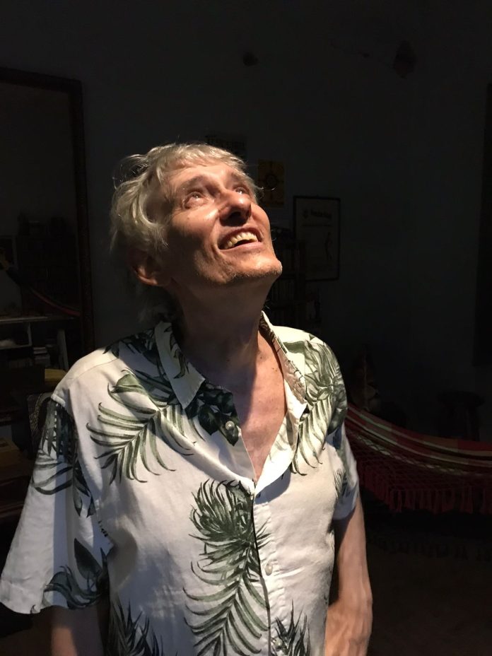 “A poesia é maior que a morte” O poeta e jornalista Celso Borges. Foto: Otávio Rodrigues