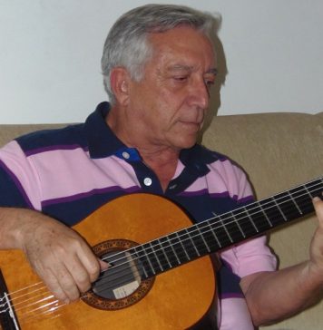 Violonista Turíbio Santos recebe homenagem e se apresenta em São Luís O violonista Turíbio Santos durante entrevista à Chorografia do Maranhão, em 2013. Foto: Rivânio Almeida Santos. Divulgação