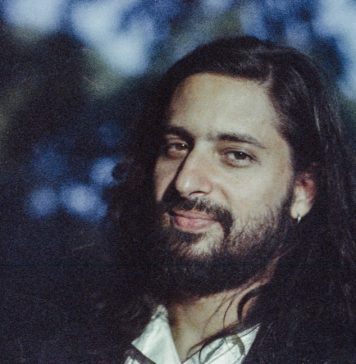 Personagem da música, Eliane Brum participa de videoclipe de “Macho-Rey”, de Ian Ramil O cantor e compositor Ian Ramil. Foto: Tuane Eggers/ Divulgação