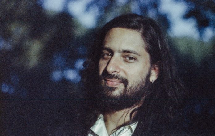 Personagem da música, Eliane Brum participa de videoclipe de “Macho-Rey”, de Ian Ramil O cantor e compositor Ian Ramil. Foto: Tuane Eggers/ Divulgação