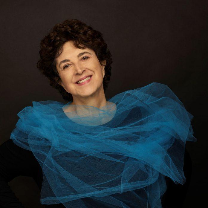 “Círculo Fechado” celebra 80 anos de Olivia Hime e antecipa seu novo álbum A cantora e compositora Olivia Hime. Foto: Nana Moraes/ Divulgação