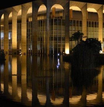 Governo abre bolsa-prêmio para formar diplomatas negros