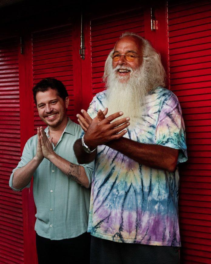 10 anos sem Dominguinhos: compositor será homenageado em álbum por Gabriel Grossi e Arismar do Espírito Santo Os músicos Gabriel Grossi e Arismar do Espírito Santo. Foto: Fernando Okabe/ Divulgação