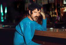 Devendra Banhart, utópico e distópico O americano-venezuelano Devendra Banhart. Foto: Dana Trippe/ Divulgação