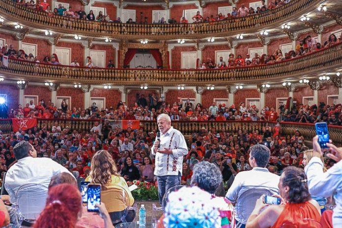 Lula cria o Dia dos Trabalhadores da Cultura