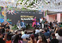 Em São Luís, Margareth Menezes lança Rouanet nas Favelas Observada pelo secretário de economia criativa e fomento à cultura do MinC Henilton Menezes, o vice-governador do Maranhão Felipe Camarão, a vice-prefeita de São Luís Esmênia Miranda e o presidente da Fundação Cultural Palmares João Jorge Rodrigues (sentados), o diretor do Centro Cultural Vale Maranhão Gabriel Gutierrez e o presidente do Instituto Cultural Vale Hugo Barreto (em pé), a ministra da Cultura Margareth Menezes assina termo de compromisso para implantação do Programa Rouanet nas Favelas - fotos: Zema Ribeiro