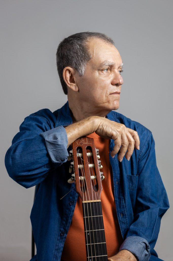 O cantor e compositor Josias Sobrinho - foto: Cesar Ramos Jr.