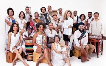 Música, amor e alteridade: Orquestra Mundana Refugi lança “Todo Lugar É Aqui” A Orquestra Mundana Refugi - foto: Edu Svezia/ divulgaçao
