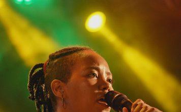 Maranhense Núbia se apresentará no Festival de Verão de Salvador, sábado e domingo A cantora e compositora Núbia no Festival BR 135 em 2021 - foto: Laila Razzo/ divulgação