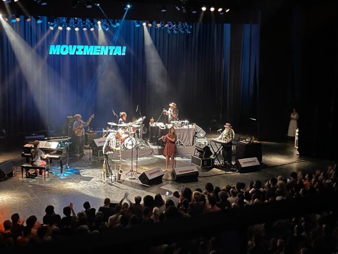 Hermeto e os Zwarg no Festival de Música Universal em São Luís Em família: Hermeto Pascoal e Grupo em ação no Festival Movimenta! em abril de 2023: Hermeto Pascoal (teclado), André Marques (piano), Fabio Pascoal (percussão), Ajurinã Zwarg (bateria), Itiberê Zwarg (baixo) e Jota P. (flauta e sax), com a participação especial de Mariana Zwarg (flauta) - foto: reprodução/Facebook