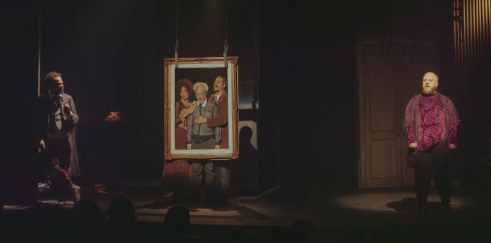 ‘Brás Cubas’, da Cia Armazém, invade a mente machadiana Cena de "Brás Cubas", com a Armazém Companhia de Teatro, peça em cartaz no Sesc Santo Amaro