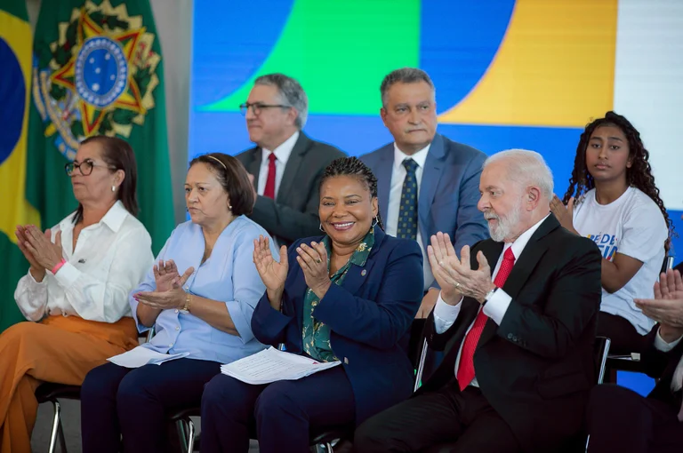 Lula prorroga a Lei do Audiovisual aumentando tetos para os filmes