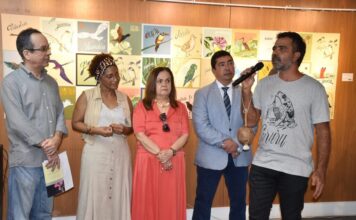 O múltiplo Claudio Lima em dose dupla no Centro Cultural do Ministério Público Claudio Lima fala durante abertura das exposições - foto: CCOM-MPMA/ reprodução