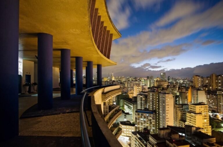 Desprezado em vida por seus colegas modernos, Artacho Jurado tem desforra na Paulista