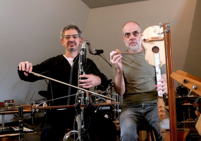 Cinemúsica: hoje e amanhã O Grivo recria, ao vivo, trilhas sonoras de filmes de Orson Welles, Robert Wiene, Marcel Duchamp e outros O Grivo é Marcos Moreira e Nelson Soares - foto: divulgação