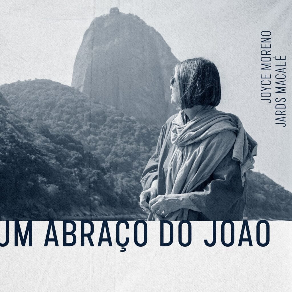 "Um Abraço do João" - single - foto: Isabela Espíndola/ reprodução