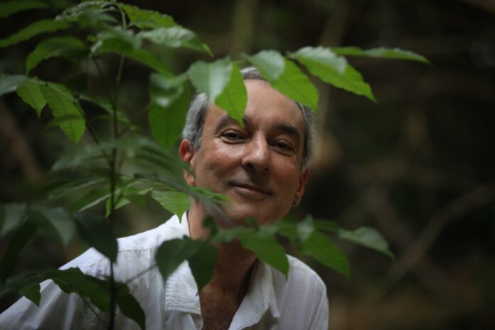 A literatura-vida de João Carlos Raposo Moreira O jornalista e escritor João Carlos Raposo Moreira - foto: Márcio Vasconcelos/ divulgação