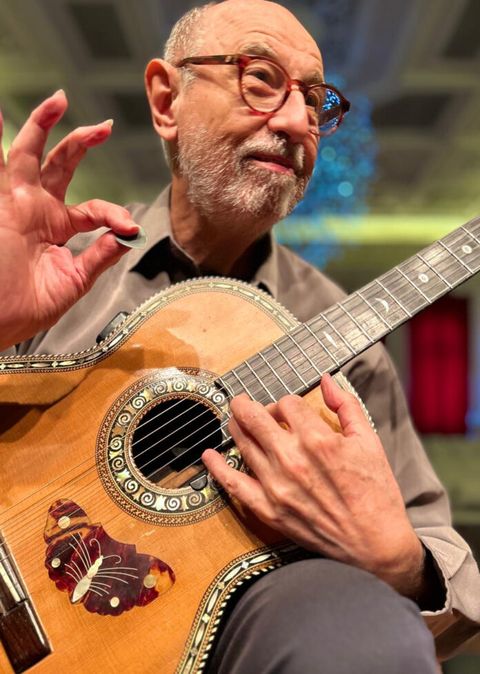 Um passeio pelas “Harmonias Paulistas” O violonista Paulo Bellinati é o protagonista do primeiro episódio da série "Harmonias Paulistas" - foto: @Borandá/ divulgação