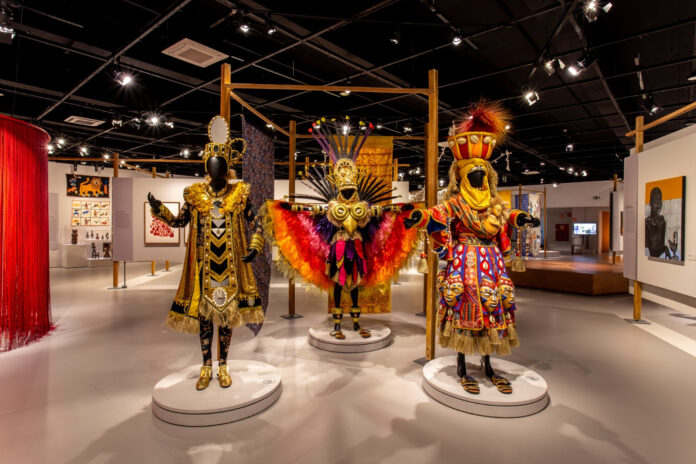 Emprego nas indústrias criativas cresce, mas relações de trabalho se precarizam