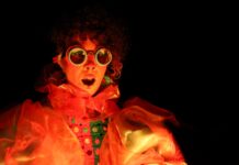 “Siga cygana” dá mais uma pista do novo álbum de Luana Flores A cantora e compositora Luana Flores - foto: Natalia Di Lorenzo/ divulgação