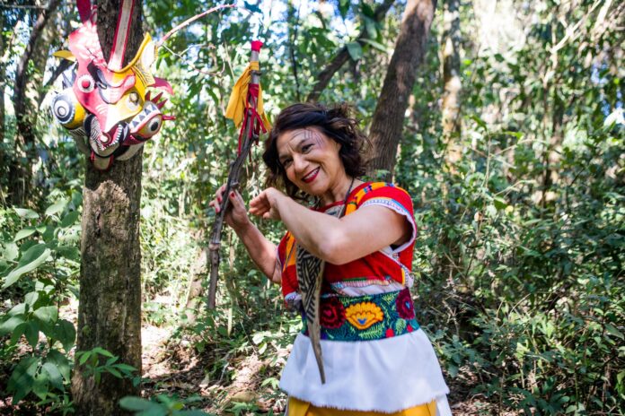 Parceria com o MST, single e videoclipe “Madeira” anunciam novo álbum de Titane A cantora Titane - foto: Luiza Palhares/ divulgação