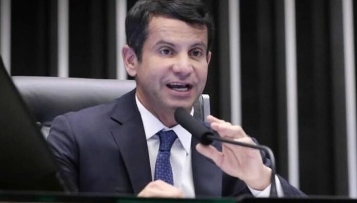 Deputado divulga relatório de Lei do Streaming que vai a votação no plenário da Câmara