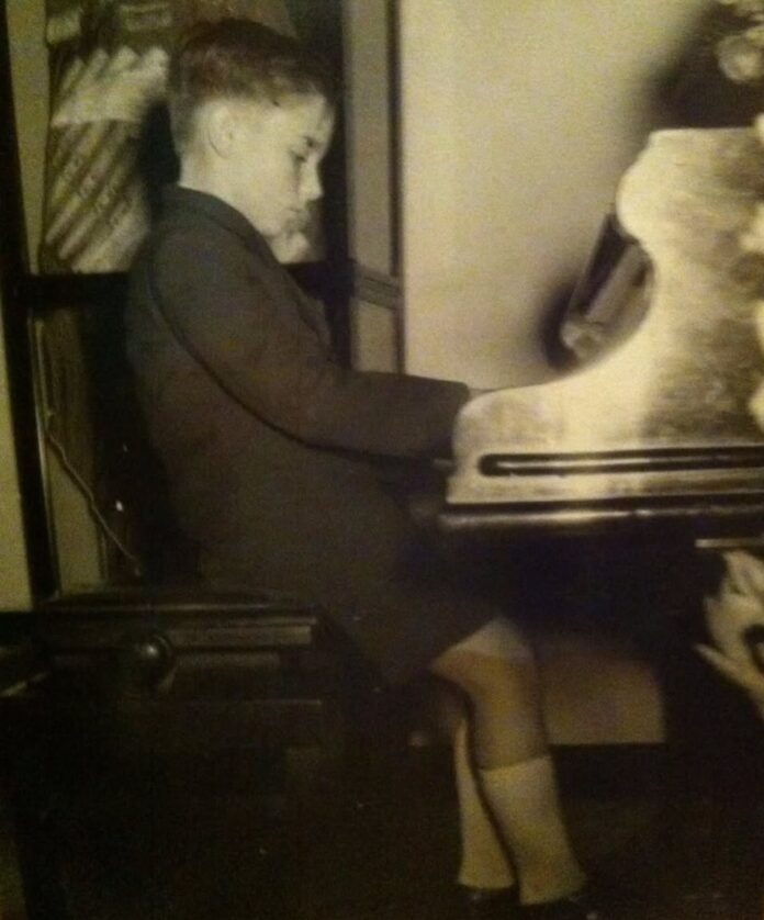 Pequena biografia de um piano aos 80 anos