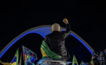 Acadêmicos de Niterói: um poema sem véu de alegoria sobre Lula Lula na Acadêmicos de Niterói