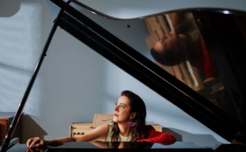 Erika Ribeiro cavuca camadas profundas de Heitor Villa-Lobos A pianista Erika Ribeiro - foto: Diego Bresani/ divulgação