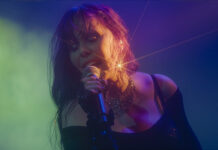 O que separa Baby do Brasil de uma grande cantora – o filme Baby do Brasil em cena de "Apopcalipse Segundo Baby" – foto divulgação