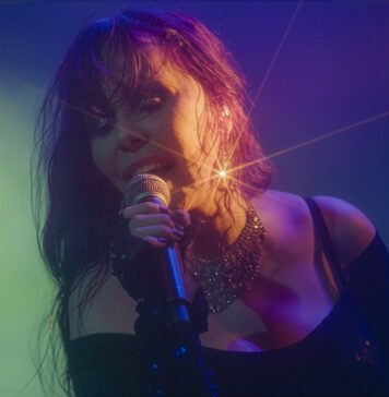 O que separa Baby do Brasil de uma grande cantora – o filme Baby do Brasil em cena de "Apopcalipse Segundo Baby" – foto divulgação