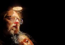 A Pequena Companhia de Teatro refaz o passado A imagem mostra os atores Cláudio Marconcine, Dênia Correia e Lauande Aires, da Pequena Companhia de Teatro, em cartaz no CCBB-SP