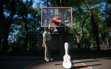 “O trabalho de mulheres está tendo protagonismo dentro da cena da música clássica no Brasil” A violonista e compositora Gabriele Leite - fotos: Alexia Webster/ divulgação