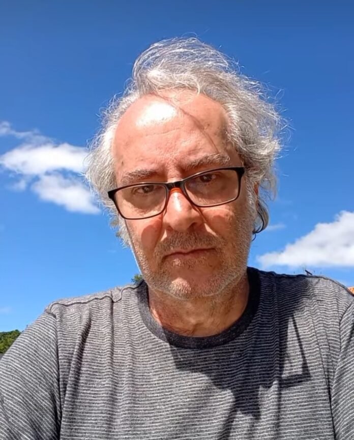 Ademir Assunção lança “O jogo de xadrez”, poemas de recusa ao conformismo