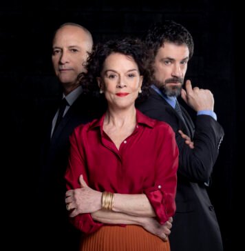 Édipo’: a ruína anunciada de um homem Imagem dos atores Sergio Mastropasqua (Édipo), Clarisse Abujamra (Jocasta) e Rodrigo Scarpelli (Creonte).