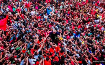 Lula Livre, a Guerra do Vietnã, “Bacurau”, o Jararaca e uma multidão de lulinhas A multidão acolhe Lula na volta ao Sindicato dos Metalúrgicos do ABC, em São Bernardo do Campo, após 580 dias preso na Polícia Federal de Curitiba