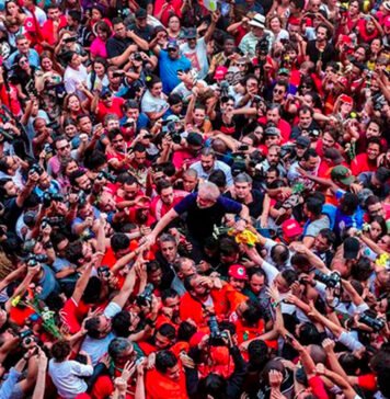 Lula Livre, a Guerra do Vietnã, “Bacurau”, o Jararaca e uma multidão de lulinhas A multidão acolhe Lula na volta ao Sindicato dos Metalúrgicos do ABC, em São Bernardo do Campo, após 580 dias preso na Polícia Federal de Curitiba