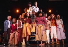 Em ‘Brasil em Revista’, o povo entra em cena Na imagem, o grande elenco da peça musical "Brasil em Revista", no Cine-Teatro Denoy de Oliveira, a sede do CPC-Umes