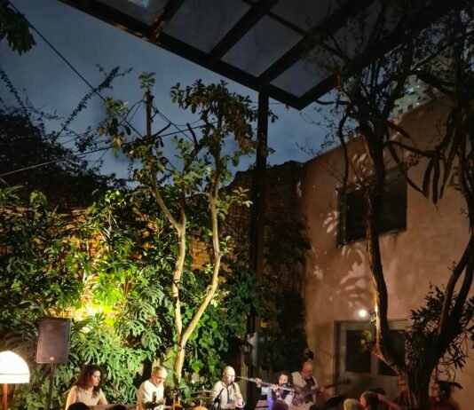 A música mais fabulosa pode brotar do jardim mais escondido